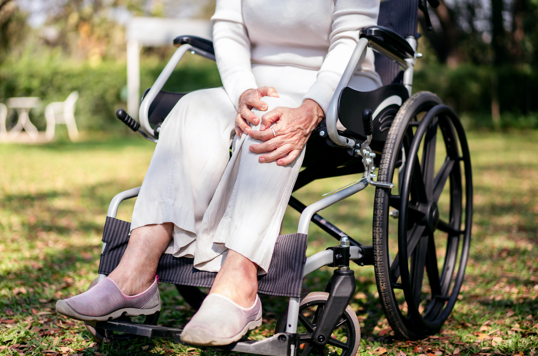 Signs Your Parent Might Need a Mobility Aid and How to Start the Conversation